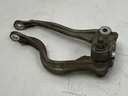 Porsche Macan Jousituksen alakiinnike OEM 95B413038C