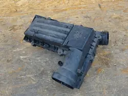 AUDI A3 8P GOLF V LEON II Ilmansuodattimen Kotelo 3C0129607AB