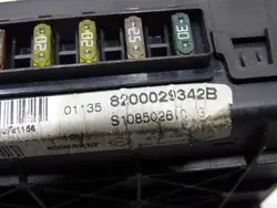 Caja de fusibles OEM 8200029342B Renault Scenic I