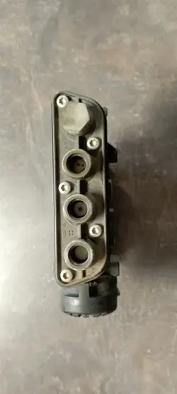 Válvula ECAS Volvo Suspensão Ar OEM 21083660
