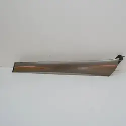 Oikea etupilarin koristelista OEM A1296300810