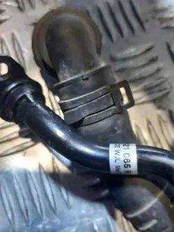 Conduite d'huile turbo OEM 06K121065R - Audi OE d'occasion