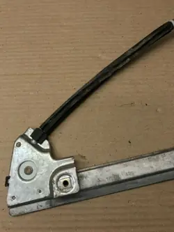OEM ROC611 Vänster bakdörrs fönsterhiss