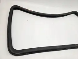 Nissan Patrol Y60 karossfönsterpackning bak höger OEM 76831M