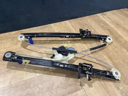 Taka oikea ikkunanohjain OEM HY3227000AA Discovery 5