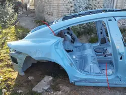 Porsche Taycan 4S 2022 Taka Oikea Kulmapaneeli OEM 228397
