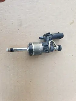 Iniettore AUDI A3 8Y 1.0 TFSI 0261500443
