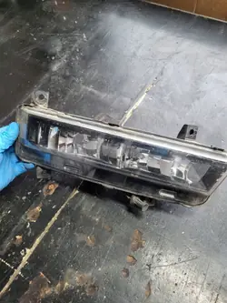 Farol Halogéneo Direito Skoda OE 5E0941702A