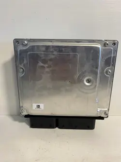 Computador BMW 1/3/X1 2.0D usado OEM DDE8518166-01