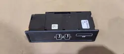 USB-poort SD-kaartlezer OEM A2138200401 Mercedes E-klasse
