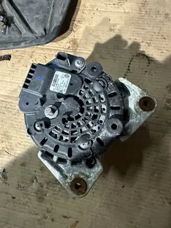 Vaihtovirtageneraattori Renault Clio IV Captur I 0.9 TCE