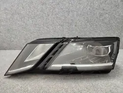 Farol Dianteiro Esquerdo - Skoda Octavia III 2017-2020 OEM