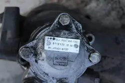 Pompe de direction OEM 51.47101-6137 d'occasion