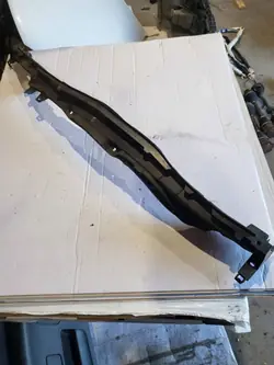 Joint inférieur de pare-brise Peugeot 208 OEM 9676158680