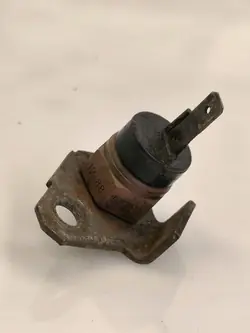 Kühlmitteltemperatursensor Audi 80/90/S2 B4 OEM 053919521