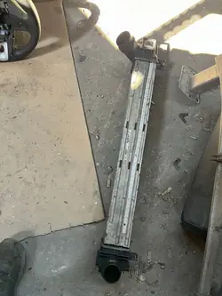 Raffreddatore d'aria Renault Megane III Coupe 08-13 144960022R