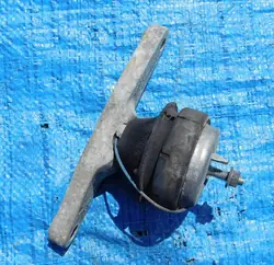 Support de montage Volvo V50 2.4 D5 2.4D 30778954 30778955