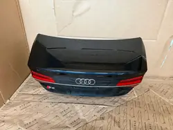 AUDI A8 S8 D4 LONG LIFT TAKAKANSI MATRIX VALOT OEM LX5R