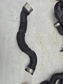 MERCEDES CLA W117 1.6 Luchtkanaal A2465200001