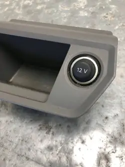 Cigarettändaruttag OEM 7C1857383ABILI för VW Crafter
