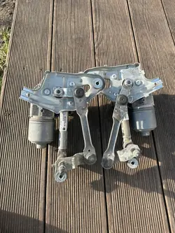 Oikea pyyhkijän moottori Peugeot 3008