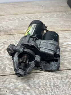 Audi S5 Öljynsuodatinpohja OEM 19B80030 - Käytetty