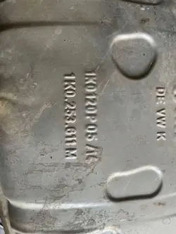 VW 1K0253611M bakljuddämpare för 1.9L diesel 2005