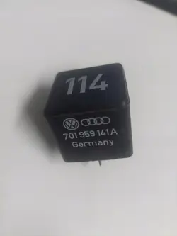 AUDI VW Rela 701959141A