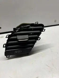 Grille d'aération gauche OEM 8T1820901C pour Audi A5