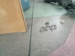Vitre Portière Avant Gauche VW Golf V OEM RTEKO PAW226