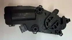 Charnière droite coffre Skoda Superb 2008-2015 OEM 3T0827300B