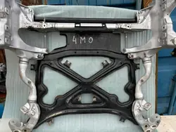 Carrinho Dianteiro Usado OEM SANKI WOZEK PRZOD AUDI Q7Q8 4M0