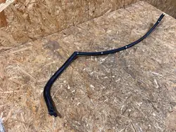 OEM 9Y0839762 Bakdörrs glastätning höger Porsche Cayenne