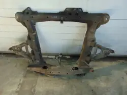 Travesaño Renault OE OEM Ilza-137706- Usado