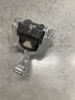 Soporte de motor Audi VW 5WA199262E OEM