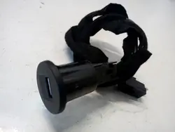 Renault USB-pistorasia OEM 280235412R Käytetty