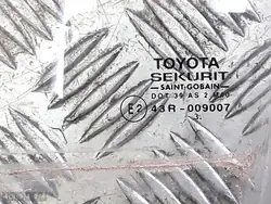 Toyota Corolla dörrglas OEM e243r009007