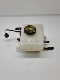 Bremsflüssigkeitsbehälter Lexus NX 2021 OEM 240520