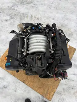 Begagnad 2.8L bensinmotor OEM XLV2612 för Skoda Superb