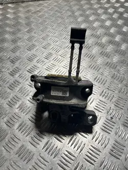 Volkswagen Polo VI 2020 Motorsteun rechterzijde OEM 2Q0199262BN