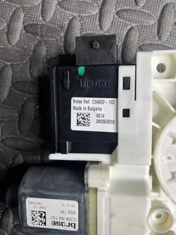 Ikkunan säädin OEM C59652-102 Oikea etu Alfa Romeo