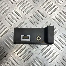 USB/AUX-Anschluss OEM ERQRQRF für Volvo V70/XC70/S80