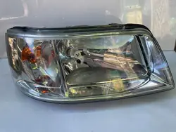 VW Transporter T5 Rechtes Scheinwerfer