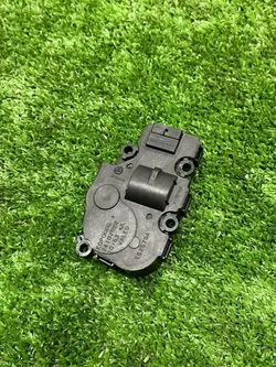 BMW Lämmitysventtiili OEM 24102022 - Käytetty