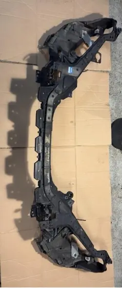 Renfort pare-chocs avant OEM 31299794 Volvo V40