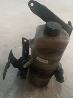 Bomba de direção assistida Ford OE 1358269