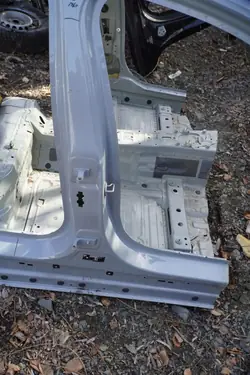 Oikea B-pilari OEM SŁUPEK B PRAWY BMW 5 G60 i5 M60