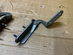 Kit charnières OEM LJ6B-S42900-AB pour Ford Kuga MK3