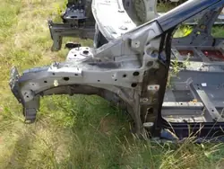 OEM RENAULT CLIO 4 IV LIFT Front Left Quarter Rail