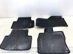 Tapetes de borracha OEM 5E4061500 para Skoda Octavia IV